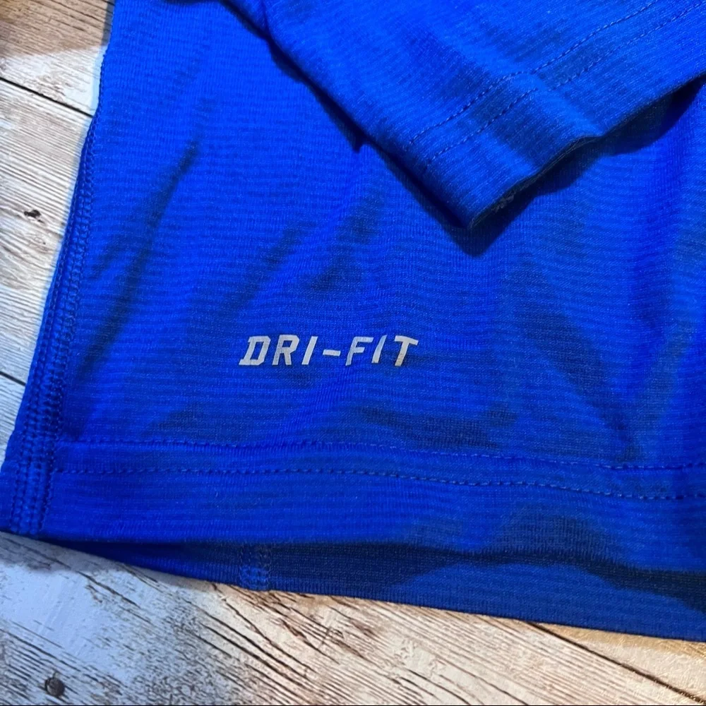 💚Nike Dri-Fit hoodie - Picture 3 of 6